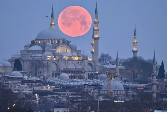 Warm Moon Lunar Eclipse' sets the total solar eclipse